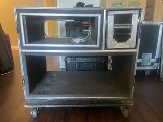 Amplifier head road case with 4 rack spaces and a drawer