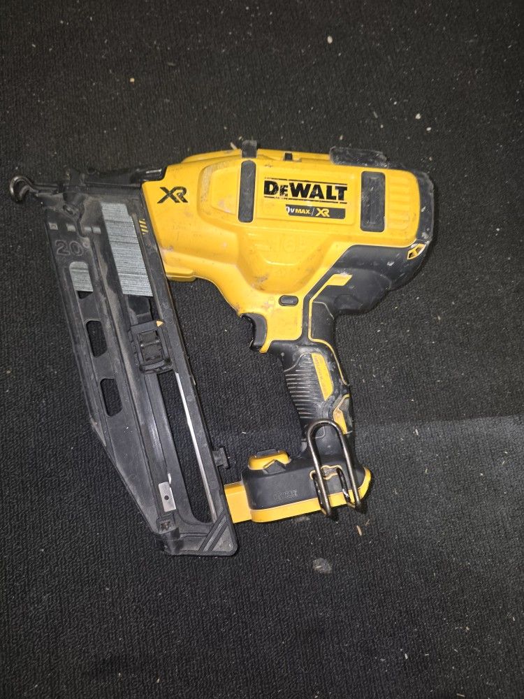 Dewalt Cordless 16-Gauge Angled Finishing Nailer