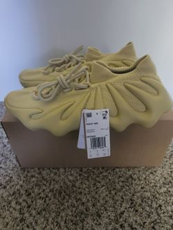 Yeezy 350 Cloud White DS Sz.10 for Sale in Everett, WA - OfferUp