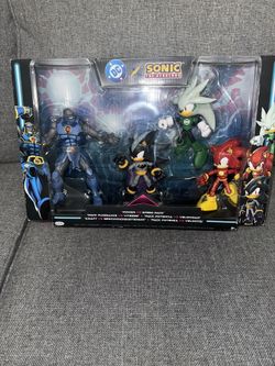DC x Sonic the Hedgehog 5" Action Figure Multipack Power vs Speed