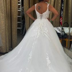 Wedding dress +matching veil 