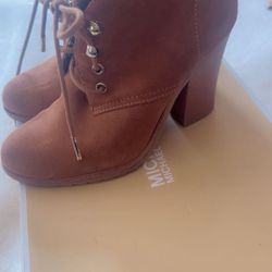  6.5.      Women’s ankle boots