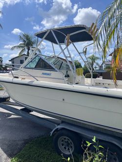 Bote Pursuit 1995 20’6” Yamaha 200 hp 2T