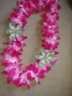 Pink lei