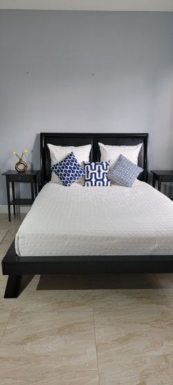Queen Bed Set
