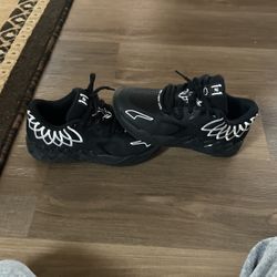 Melo Basketball Shoes Size 4y