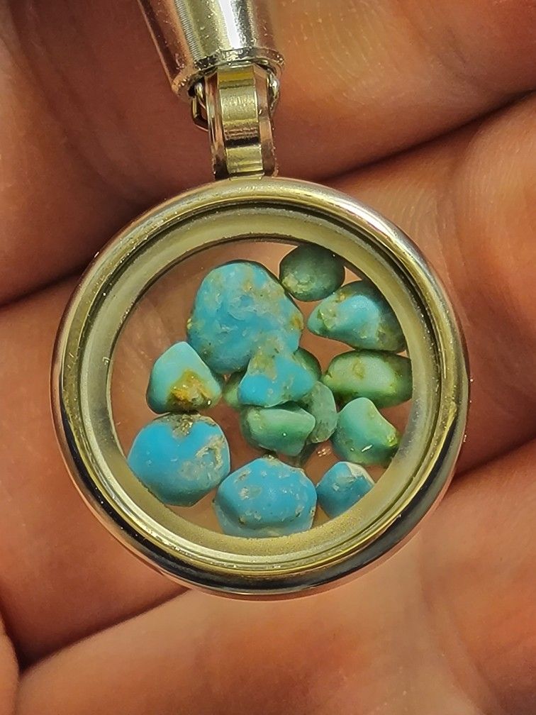 20mm Natural Arizon Blue Turquoise Crystals Inside Floating Pendant