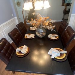 Grand Dining Table Amazing Condition Rarely Used