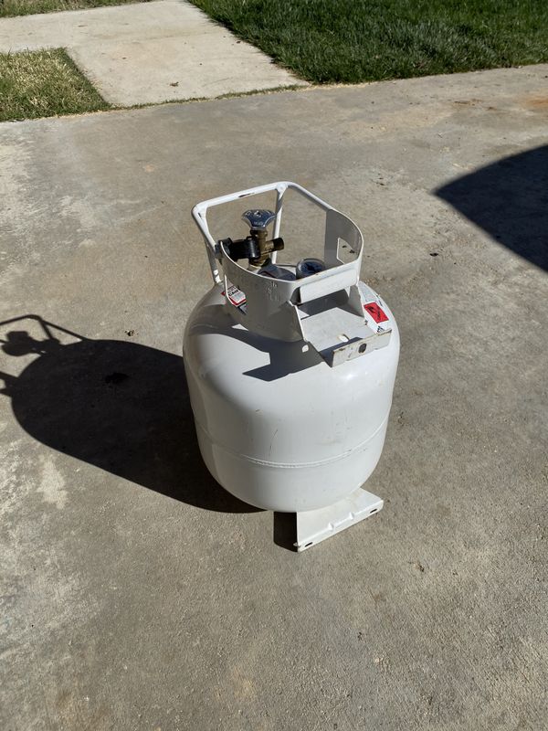 Horizontal Camper 5 Gal Propane Tank for Sale in La Mesa, CA - OfferUp