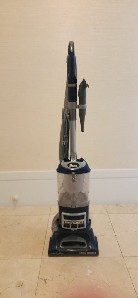 Shark Upright Vacuum, SHARK Navigator Lift-Away Deluxe 