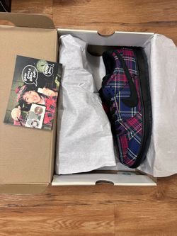 Nike sb dunk low nardwaur size 13 with proof of purchase.