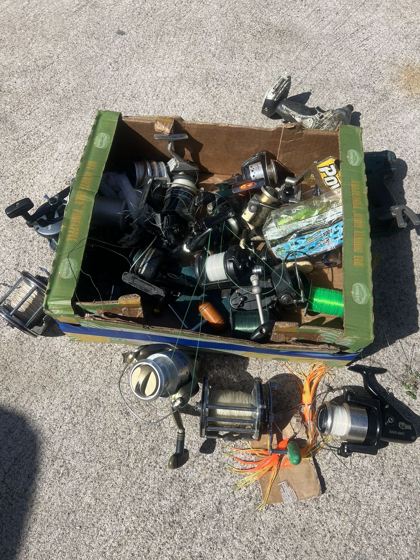 25$ box of fishing Reels π£ For PARTS