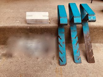 (3) Roof brackets