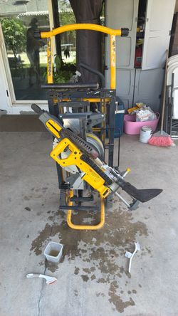 Dewalt saw machine with table included