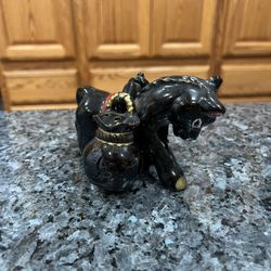  Ceramic Vintage Rare Donkey Hanging Bags Salt and Pepper Shakers .  From the 1950’s.  Preowned used normal wear.  Some paint wear due to age.  See pi