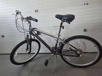 Diamondback Wildwood Hybrid Bike