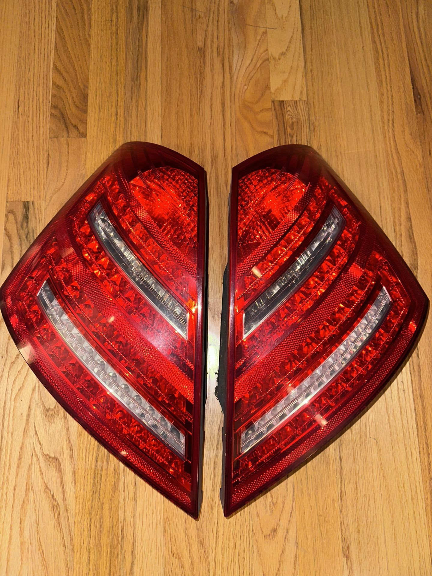 Mercedes Benz S550 OEM Tail Lights 2010 Thru 2013