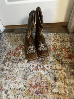 Women’s Size 7 Boots