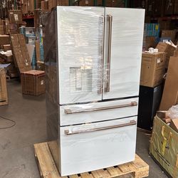 🧊 Café 4-Door Smart Refrigerator – 8/10 Condition – $2,500