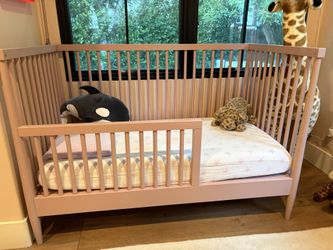 Great Condition Crate & Barrel Crib W/ Toddler Rail