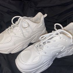 White Chunky Sneaker 6.5