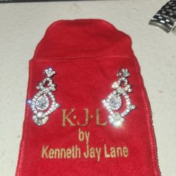 Silver Earing With CZ Stones