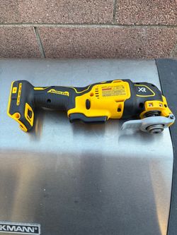 DEWALT DCS356 XR Brushless Oscillating Multi-Tool
