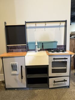 Kids Play kitchen