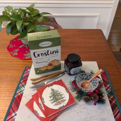 BRAND NEW QUALITY QUARTZ CHARCUTERIE BOARD, SERVING TRAY