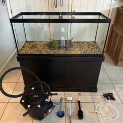 Reptile/Terrarium/Aquarium 75 Gallon Tank With Set Up ( Have More Tanks Available) ( No Animals Included *** Great Condition ***