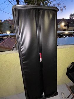 Tonno pro bed cover 6’ 7’ bed size  Silverado/ Sierra