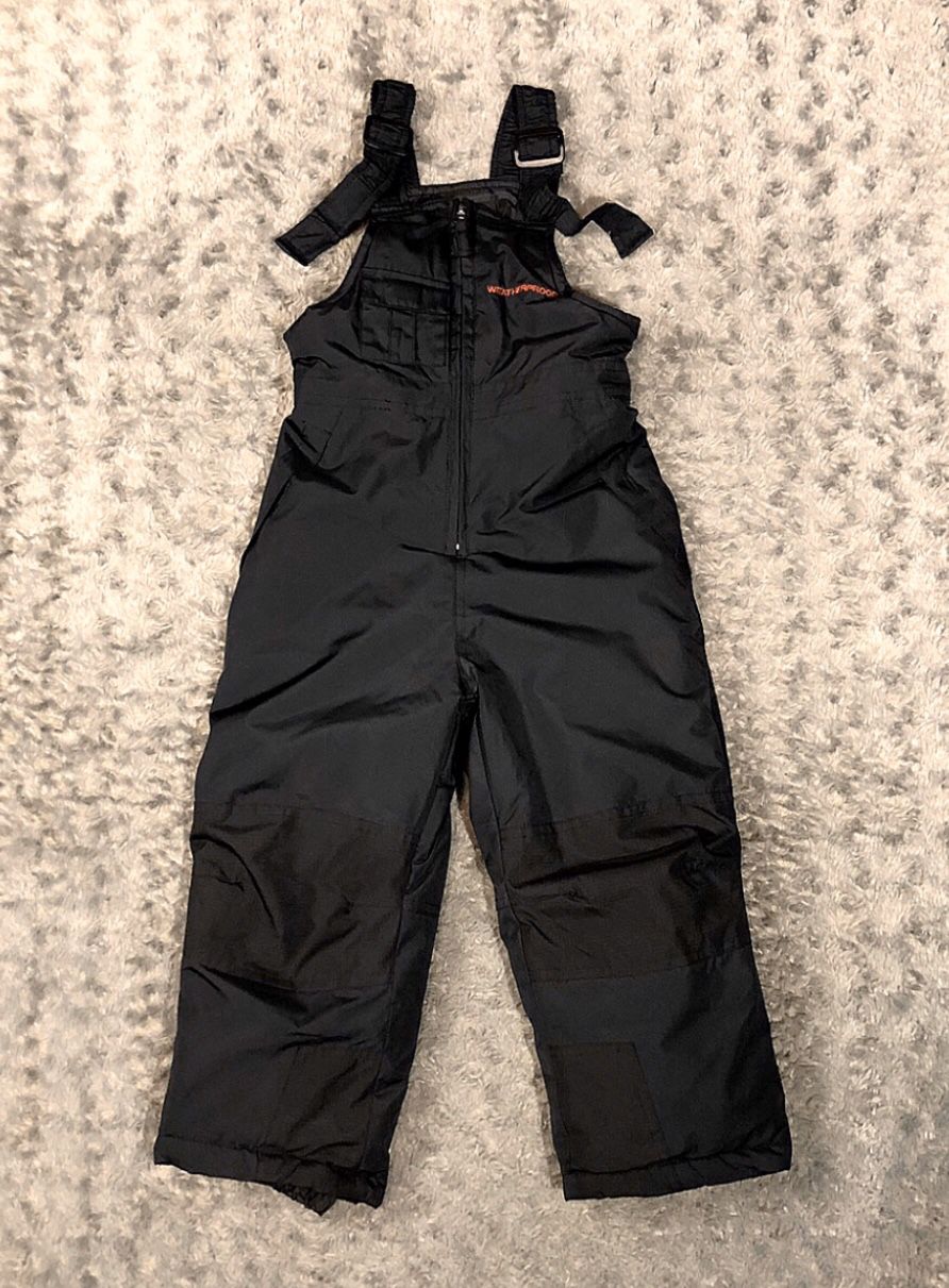 Boys Weatherproof Snow Suit paid $28 Size 4T Like New Condition! No rips, tears, or stains or discolouration. Great heavyweight Snow-Suit for low tem