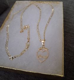 14k gold filled Oro laminado Figaro chain and pendant