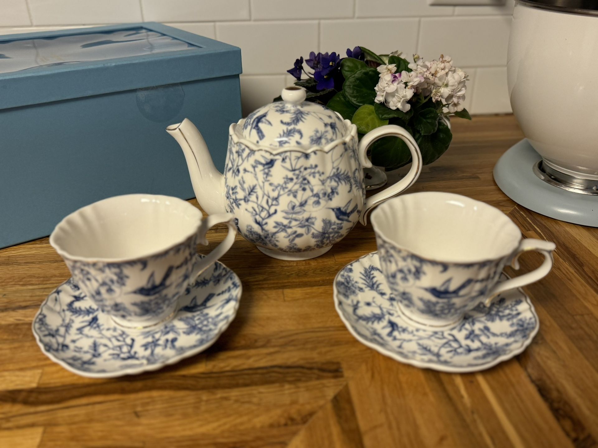 Grace Teaware Fine Porcelain Tea Set 