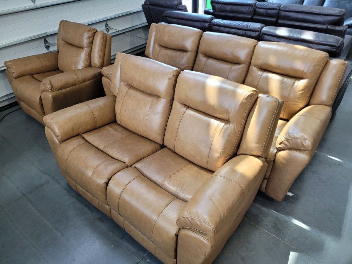 Recliners, Sofas & Sectionals MUST GO!