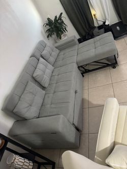 Gray Tufted Fabric Sectional Sofa