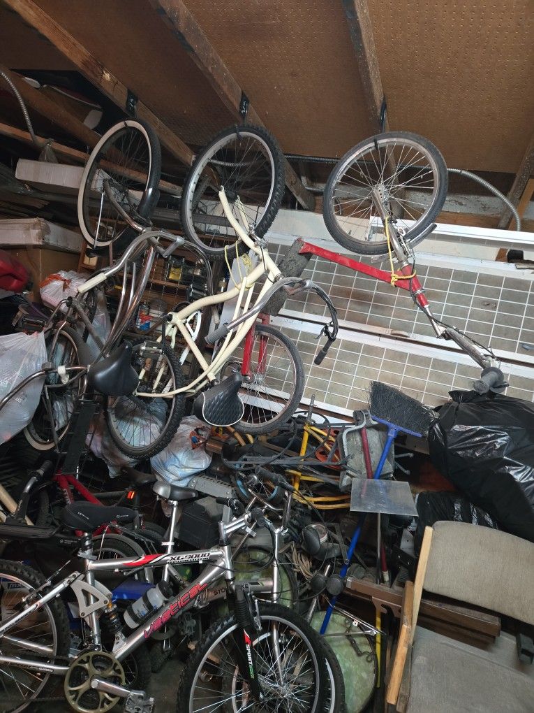 2 Whing Bike  and one 2whell Scotter  