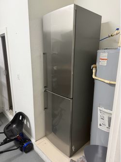 24 in bottom freezer refrigerator bosch