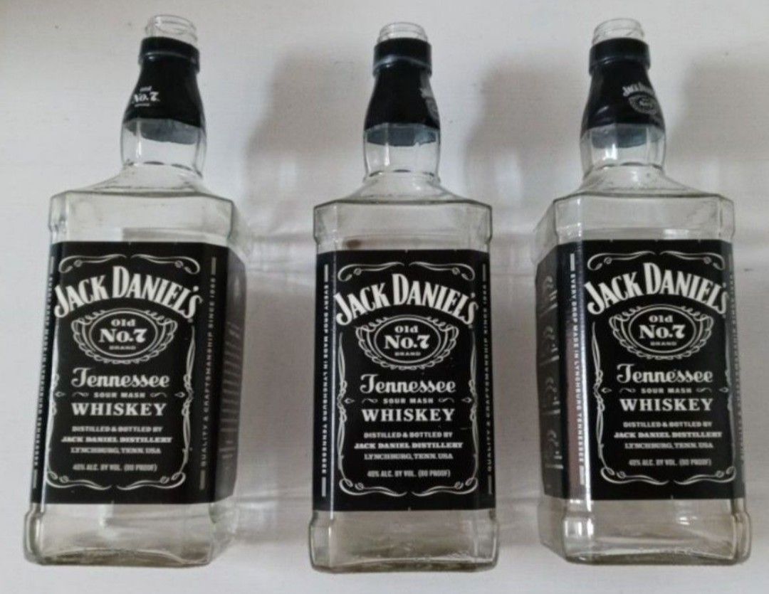 40 * EMPTY JACK DANIEL'S LIQUOR BOTTLES * FOR CRAFTS & PROJECTS * NO TOPS * $2 EACH