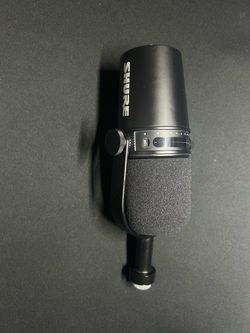 Shure mv7 with boom arm