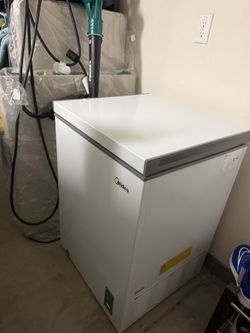 Midea 5.1 cubic ft deep chest freezer