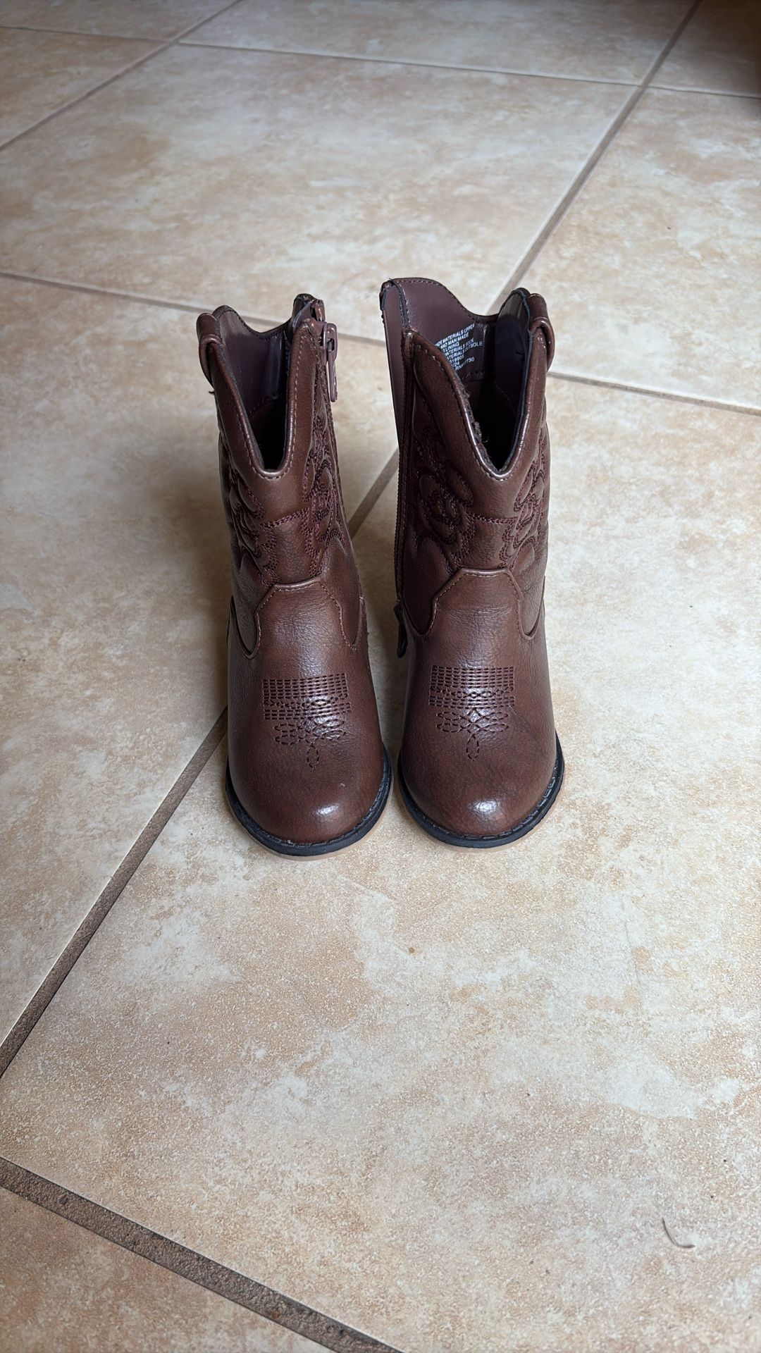 Boots Size (6)