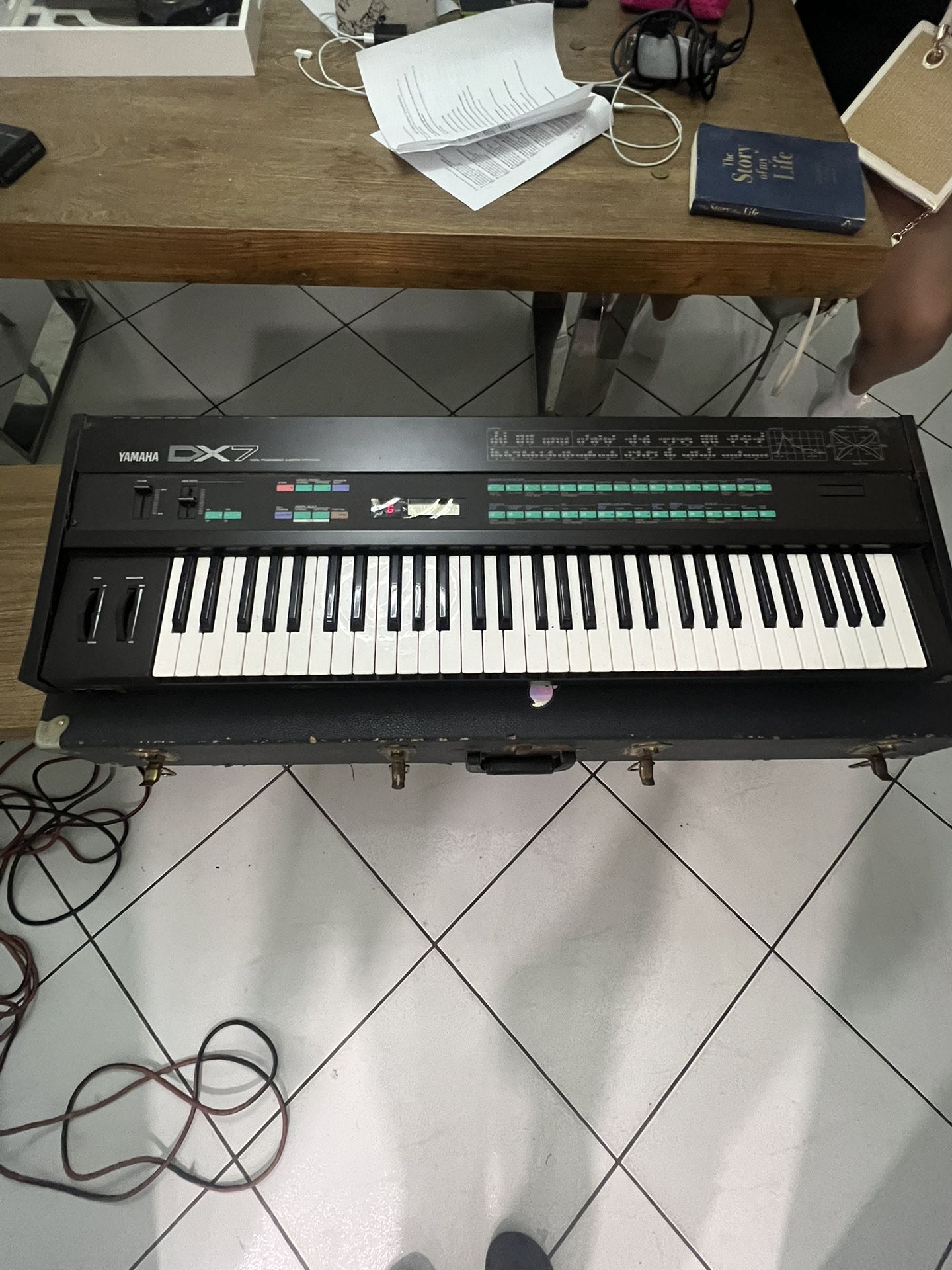 Yamaha DX7 Synthesizer Keyboard Piano