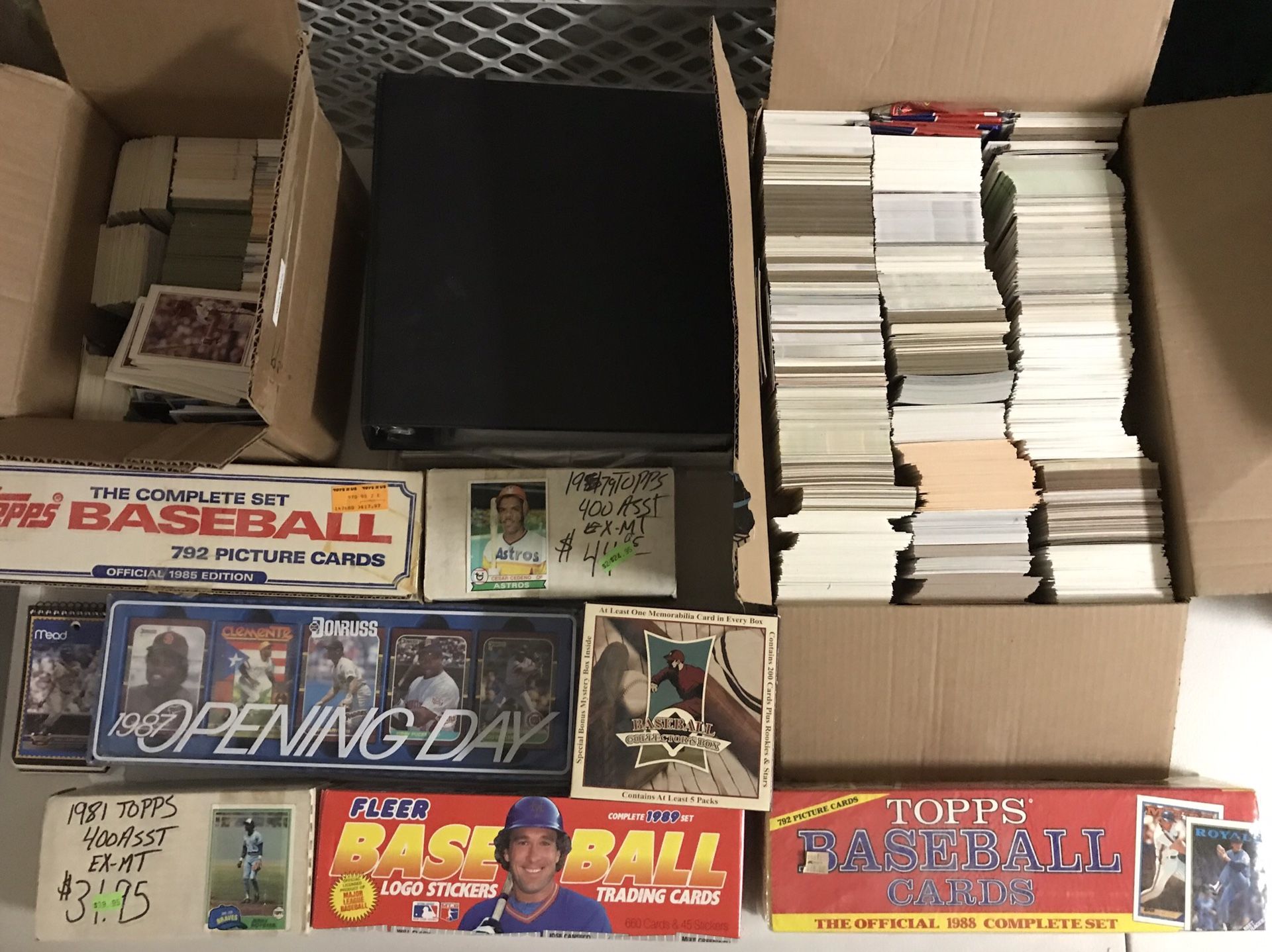 Huge collection of baseball cards