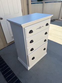 WHITE DRESSER/NIGHT STANDS/ Beautiful!