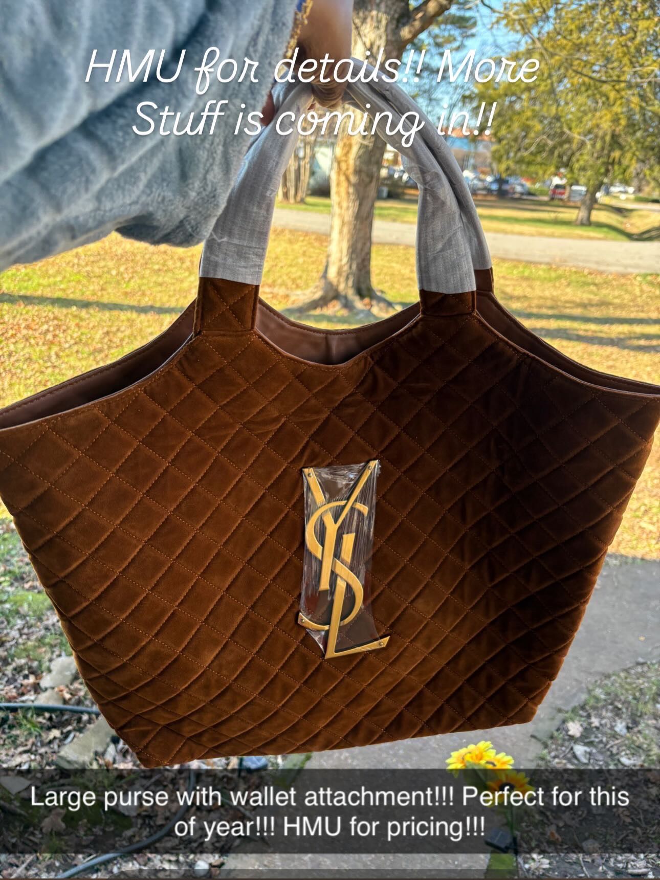 Women’s Large Handbag With Wallet Attachment!! 