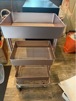 Rolling shelf w casters