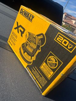 Dewalt Sander (New)