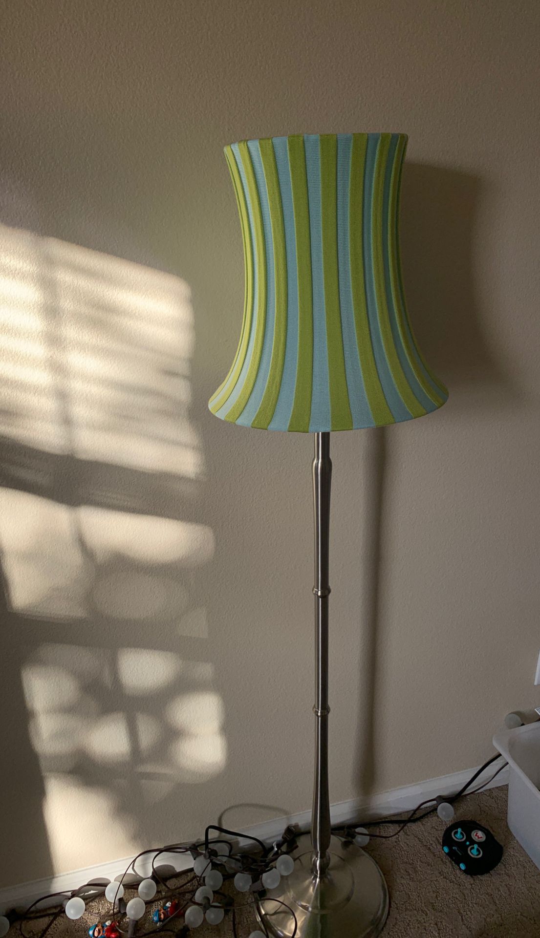 Kids floor lamp