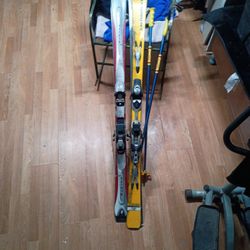 Two Pairs Of Skis And I Only Have One Of The Pushing Rods Pair Salomon  The Other Pair Are Escape K2 2500